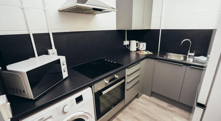 City Centre 2min | Self Check-In | Smart TV | WiFi - image 7