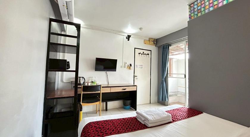 Image of Superior Room with Balcony 10