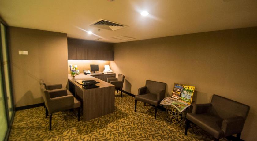 Grand Alora Hotel - image 34