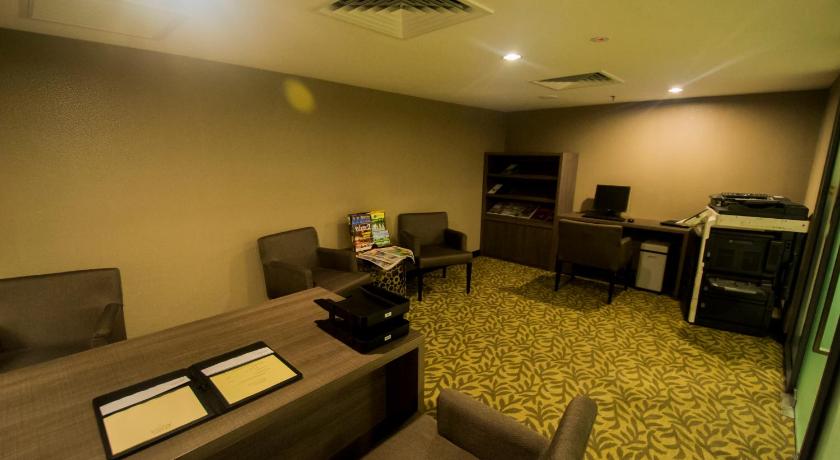 Grand Alora Hotel - image 46