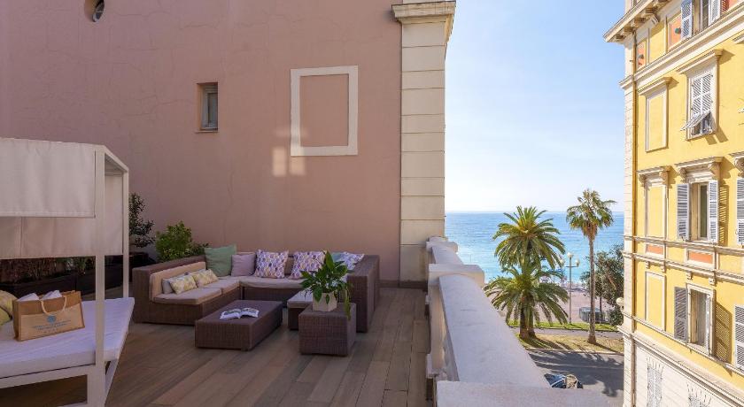 Image of Junior Suite with Terrace 11