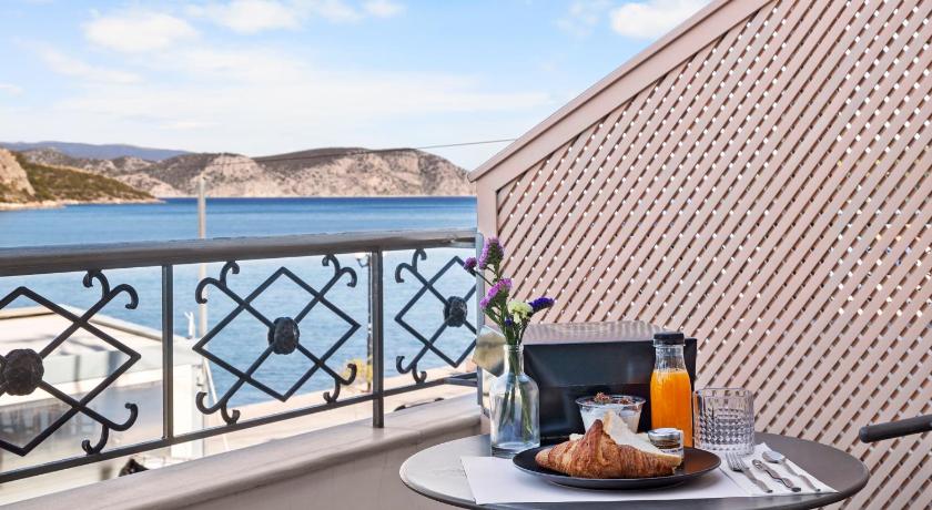 ERMIONI View Seaside Rooms