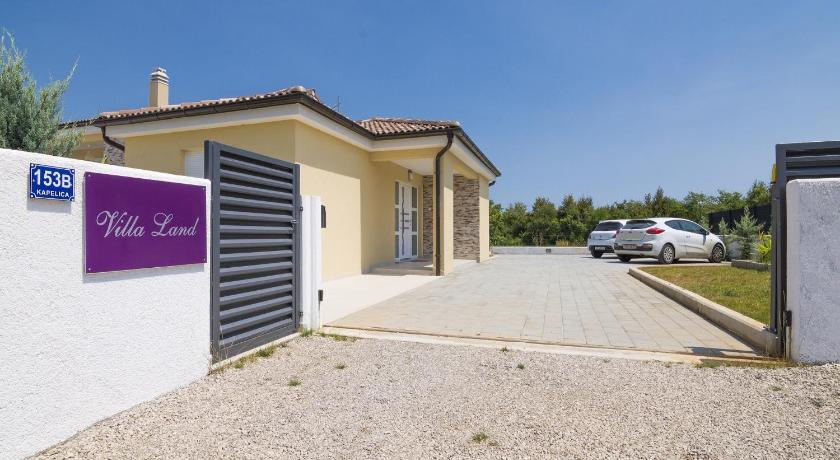 Spacious Rural Villa w pool - image 25