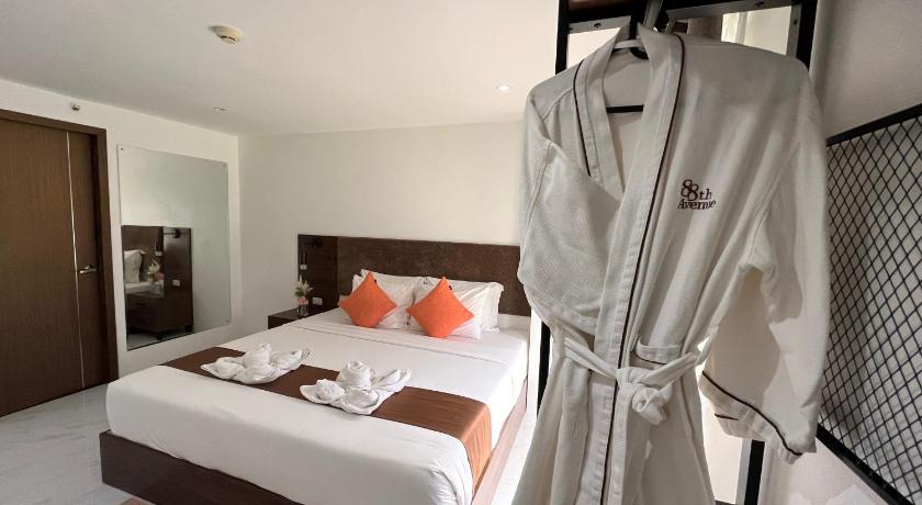 Image of Deluxe Two Bedroom Apartment with Balcony 5