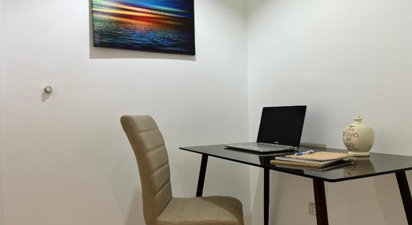 Image of Deluxe Two Bedroom Apartment with Balcony 15
