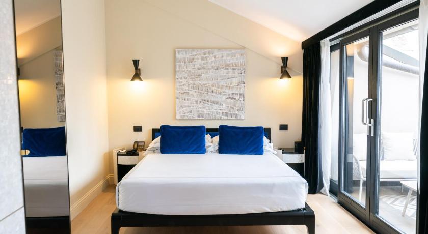 ローマ Roma Luxus Hotel 5つ星 ホテル プール