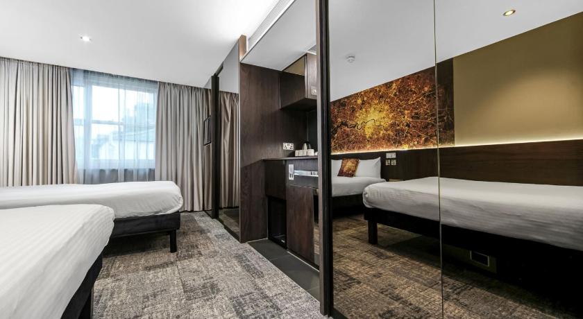 Image of 2 Double Beds 7