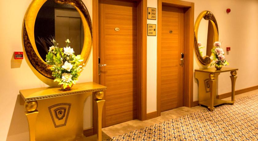 Grand Rosa Hotel