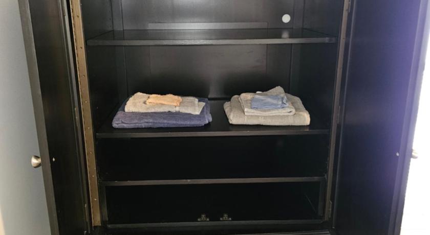 그린즈버러 (NC) Next to Downtown Greensboro Bungalow Rooms 숙소 객실