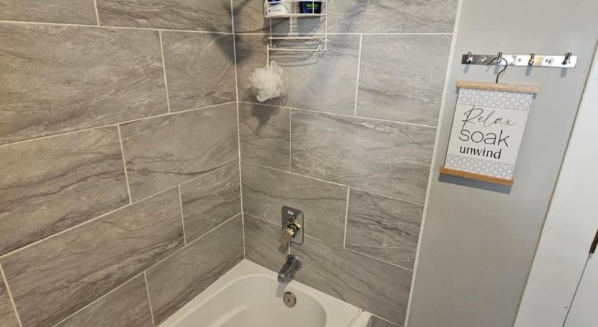 그린즈버러 (NC) Next to Downtown Greensboro Bungalow Rooms 숙소 레스토랑