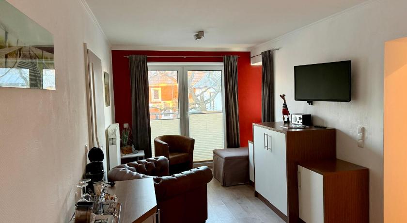 Image of Double Room with Partial Sea View and Balcony - 8 14
