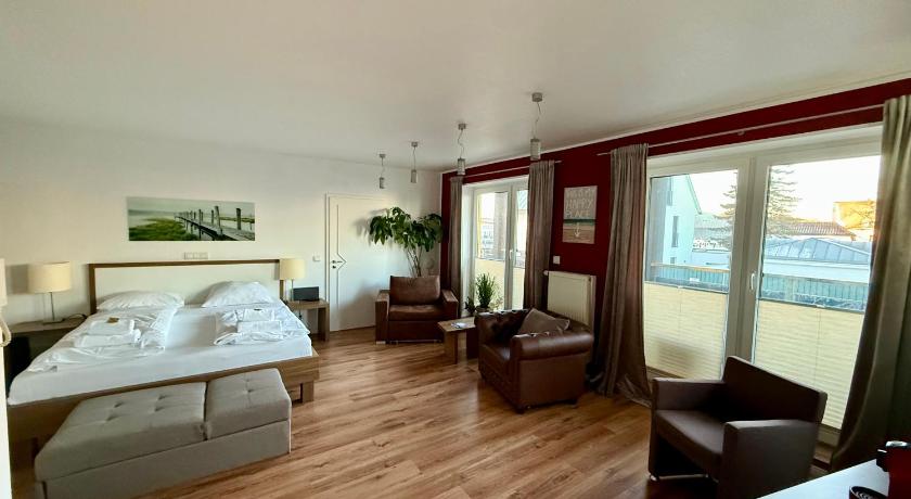Image of Double Room with Partial Sea View and Balcony - 11 0