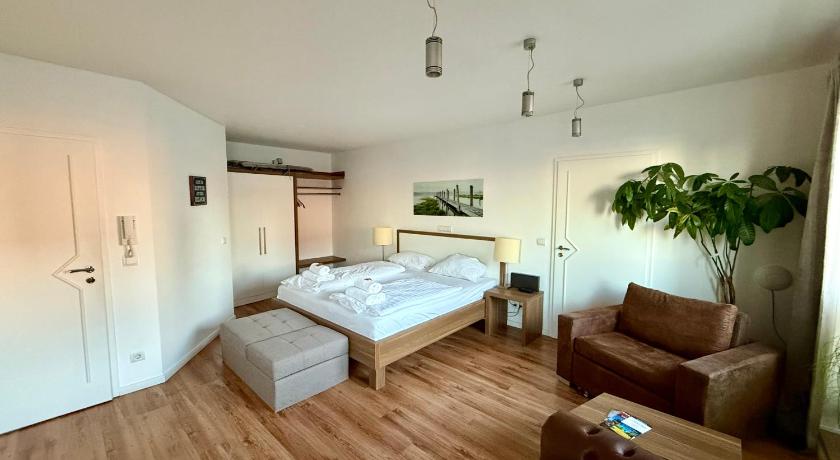 Image of Double Room with Partial Sea View and Balcony - 11 13