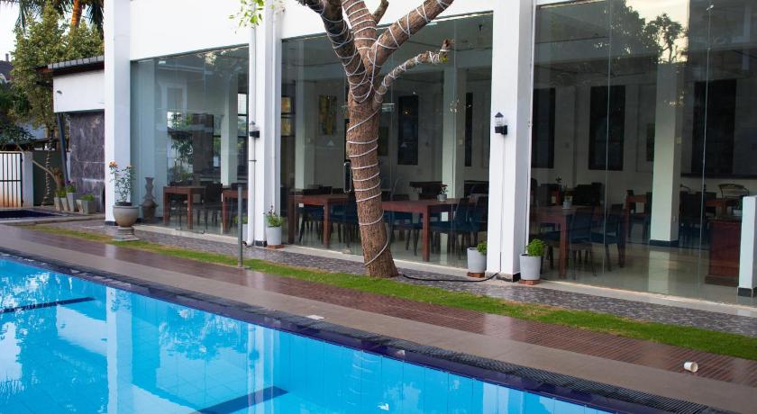 Woodnest Windmill Beach Hotel - image 13