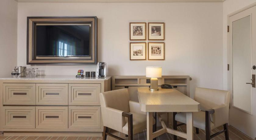 Image of Resort Room - Two Queen Beds 3