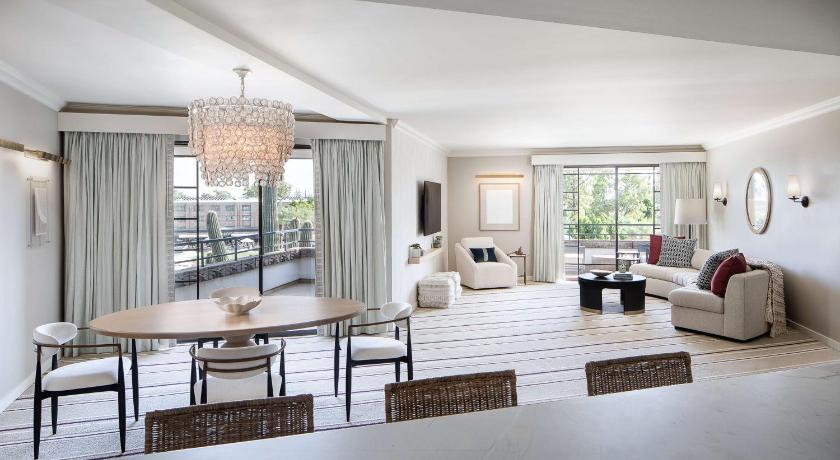 Image of SIGNATURE SUITE ONE KING BED 0