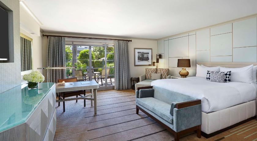 Image of RESORT ROOM - BALCONY ROOM - ONE KING BED 0
