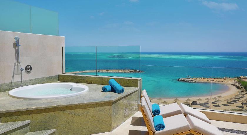 Kuva huoneesta King Plaza Suite With Sea View (King Plaza Suite with Sea View) 1