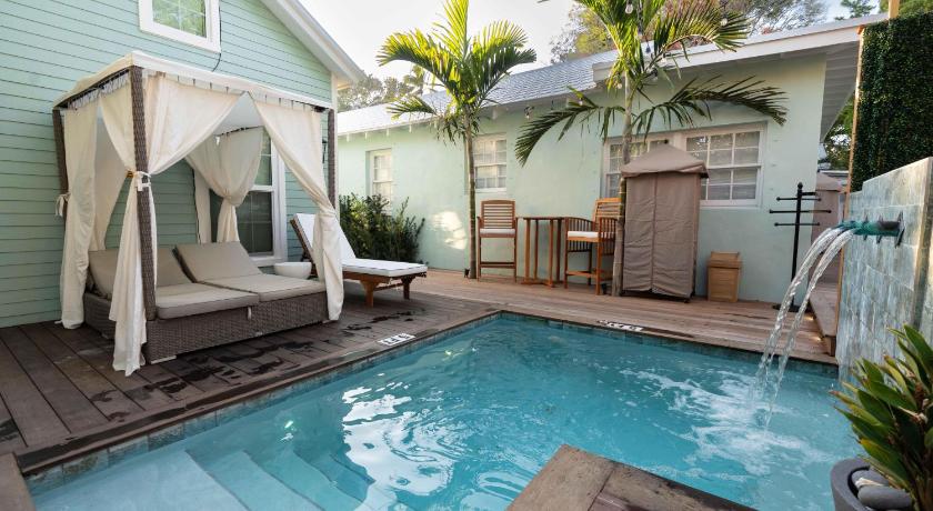 Key West Tortugas Harbor Light Suite 4-Star Accommodation restaurant