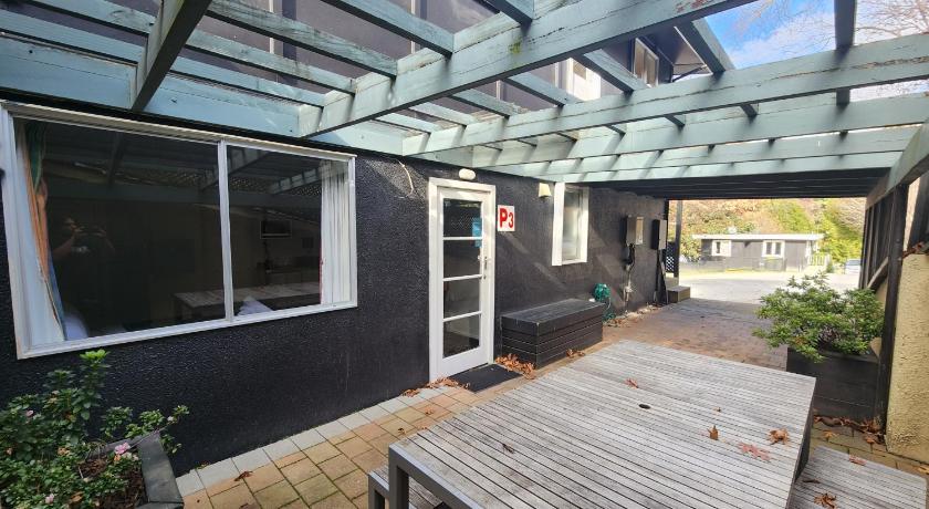 Image of Standard Studio Quadruple 8