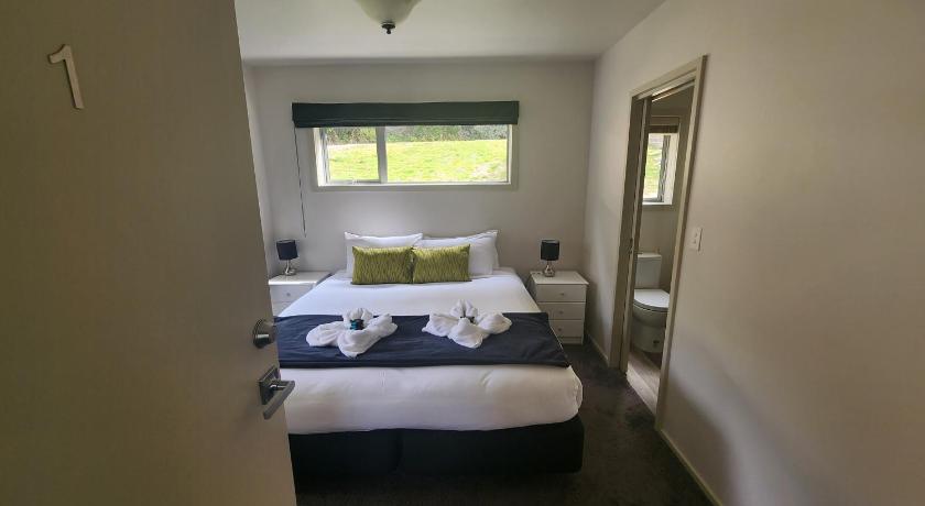 Image of Apartment with Mountain View 9