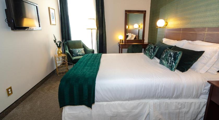 Image of Queen Room 0