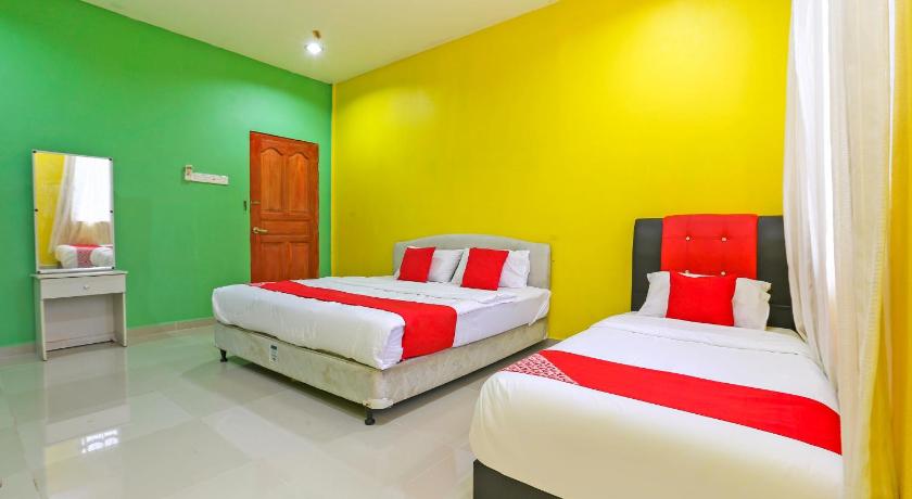 タナ・メラ OYO 89933 Nun Hotel 2つ星 ホテル プール