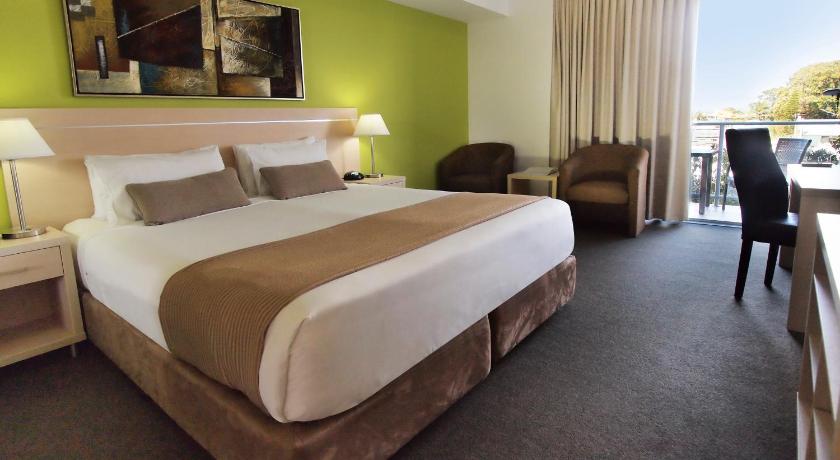 Oaks Townsville Gateway Suites