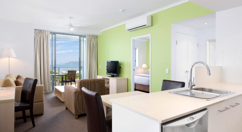 Oaks Townsville Gateway Suites