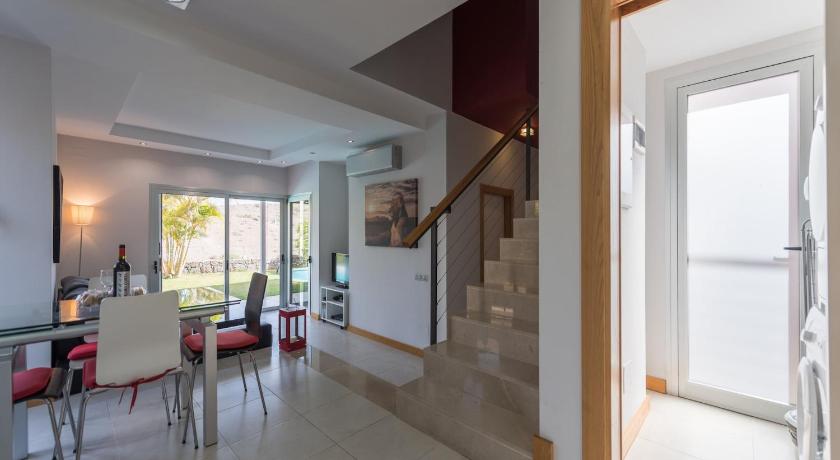 Villa in Maspalomas with Heated Pool  Golf Views - image 3