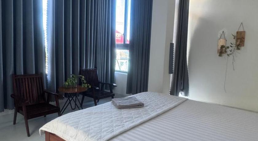 Phòng Có Giường Cỡ Queen Nhìn Ra Biển (Queen Room with Sea View)tooltipPhòng Có Giường Cỡ Queen Nhìn Ra Biển (Queen Room with Sea View)