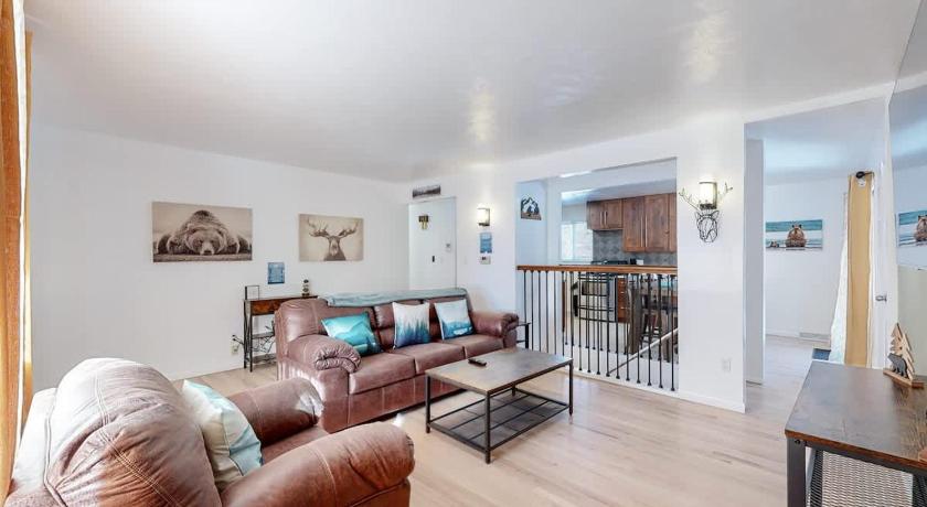 알바다 (CO) Spacious Arvada Family Home with King Beds and Office 4성급 숙소 스위트룸
