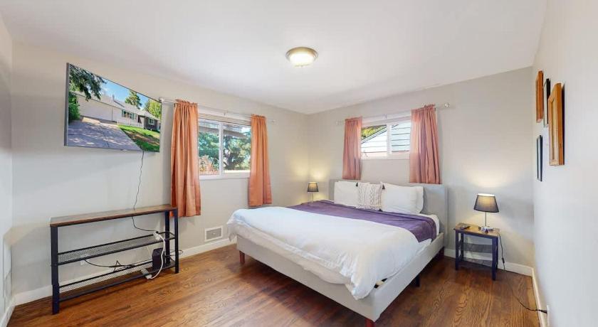 덴버 (CO) Stunning Upper Family Unit with King Beds & Yard 4성급 숙소 객실