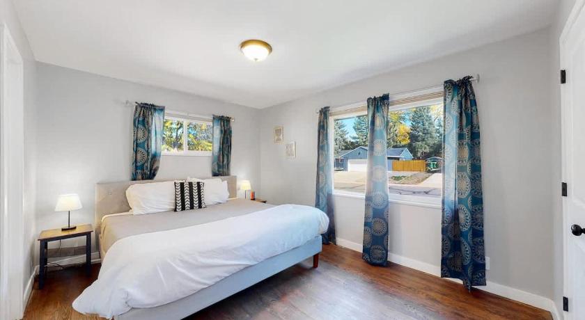 덴버 (CO) Stunning Upper Family Unit with King Beds & Yard 4성급 숙소 스위트룸
