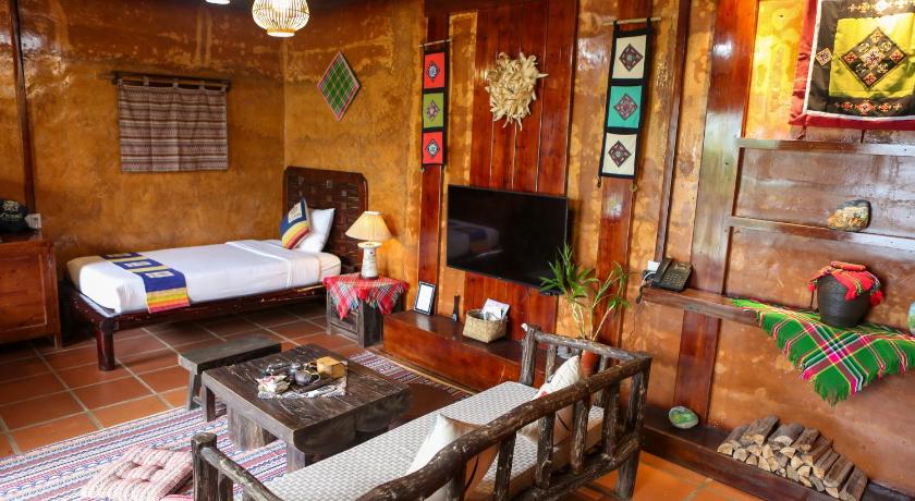 Image of Bungalow with Patio 1