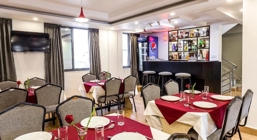 OYO 123 Hotel Prince Plaza - image 9