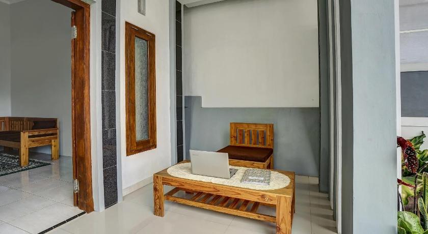 OYO 91137 Griya Cipu Syariah Guest House - image 16