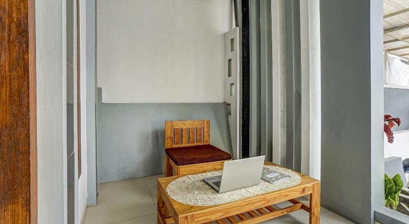 OYO 91137 Griya Cipu Syariah Guest House - image 8