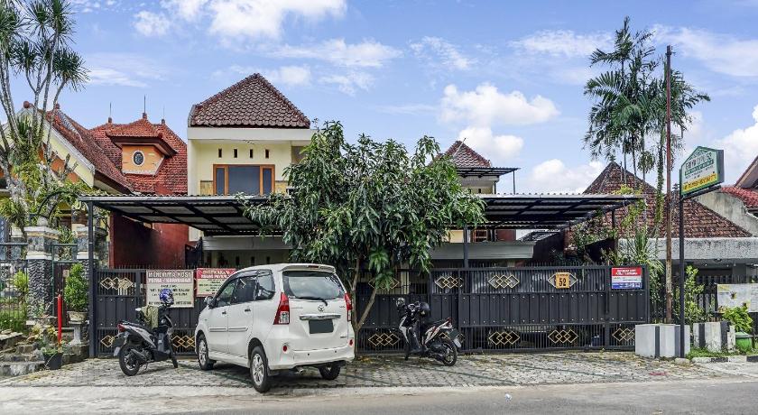 OYO 91137 Griya Cipu Syariah Guest House - image 9