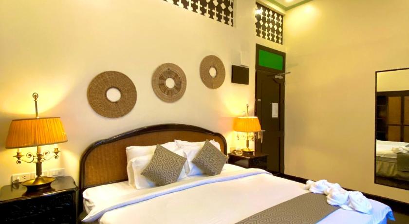 Image of Deluxe King Suite 2