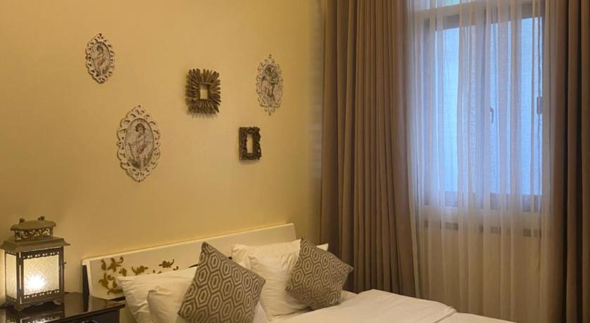Image of Deluxe Queen Room 3