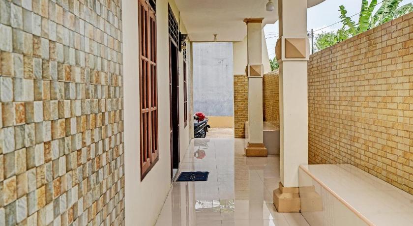 OYO 92062 Pondok Aurel Wahidin – Cirebon, OH
