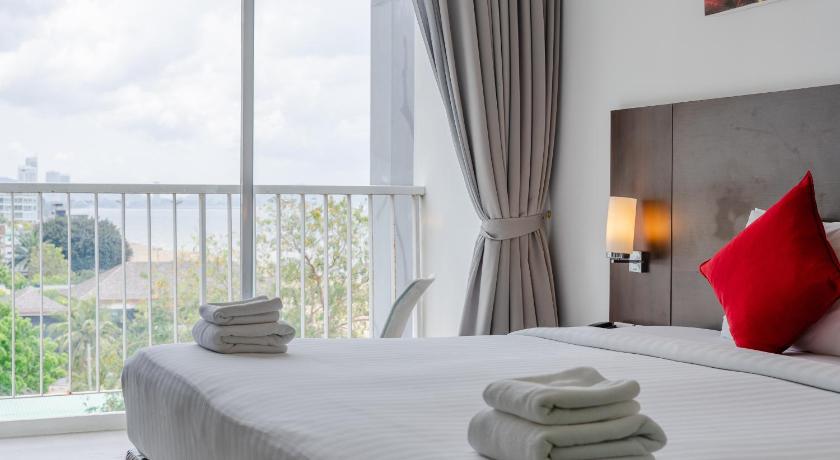 Image of Double Room with Partial Sea View 3