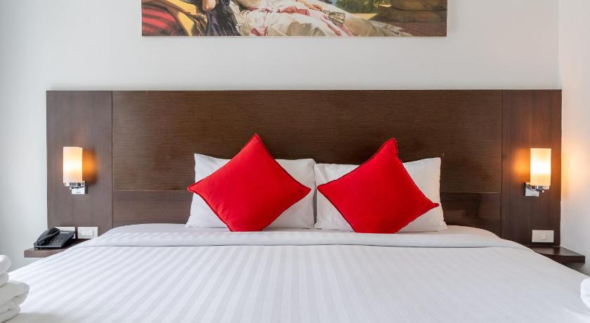 Image of Double Room with Partial Sea View 4