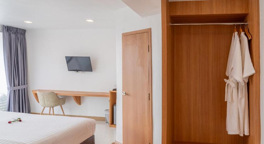 Image of Honeymoon Suite - King 9