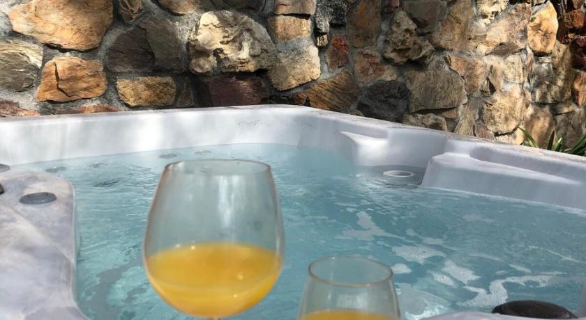 Guesthouse Near Sequoia & Kings Canyon Parks