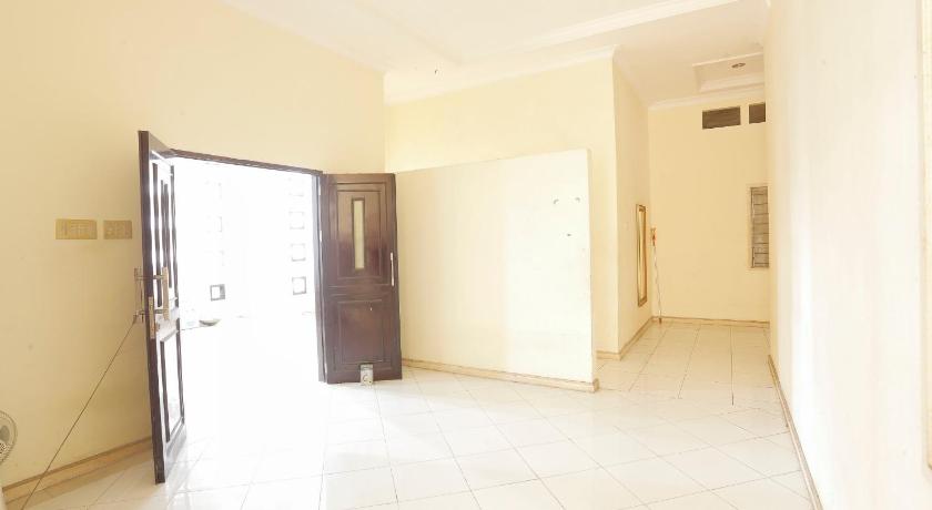 タラカン Hotel O Rumah Kost Kita Tarakan 3つ星 ホテル プール