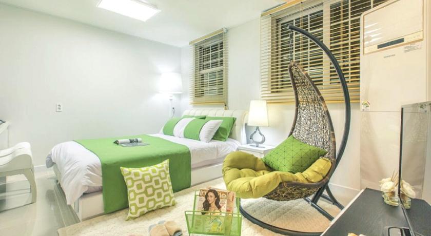 Image of Duplex Room 11