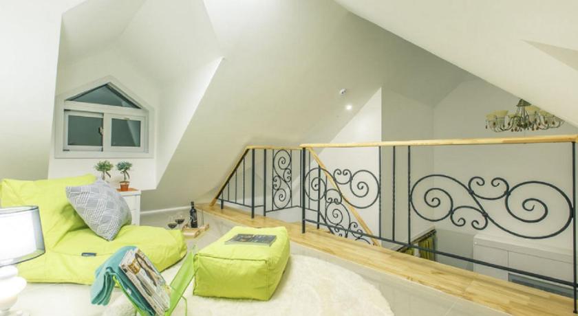 Image of Duplex Room 14
