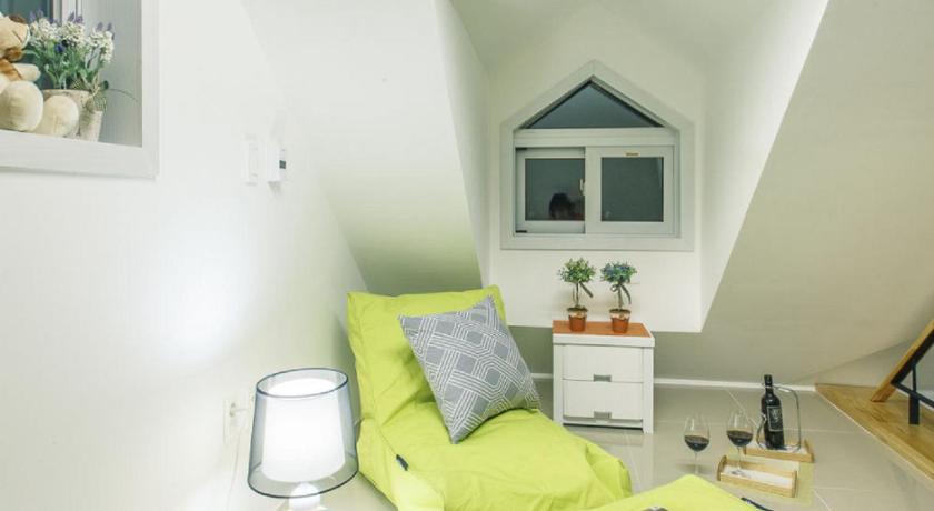 Image of Family Room with Bath 9